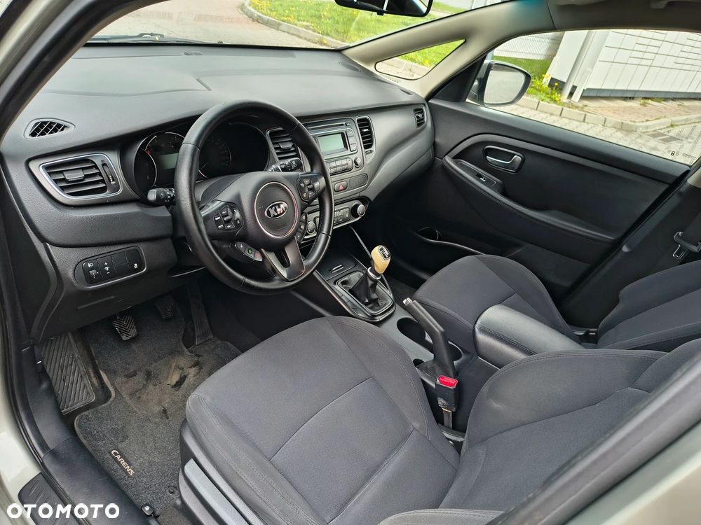 Kia Carens 1.7 CRDi L 7os - 5