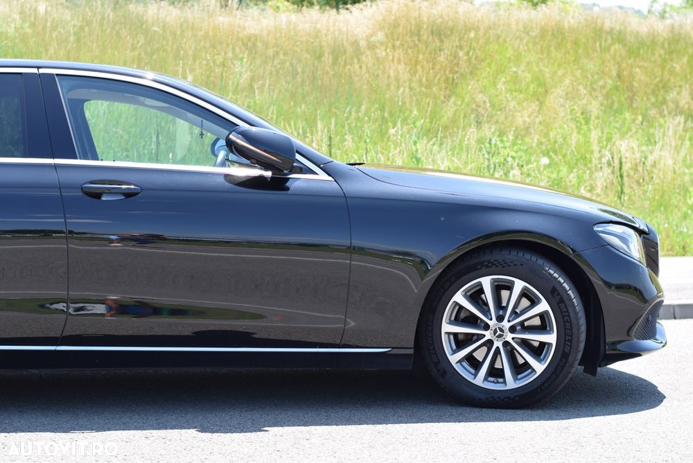 Mercedes-Benz E 200 4MATIC Aut. - 38