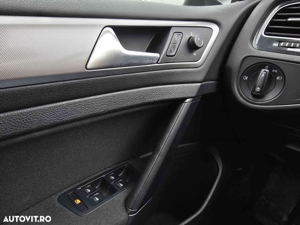 Volkswagen Golf - 11