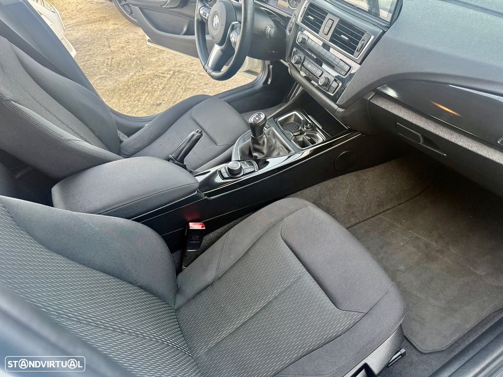 BMW 116 d Pack M - 12