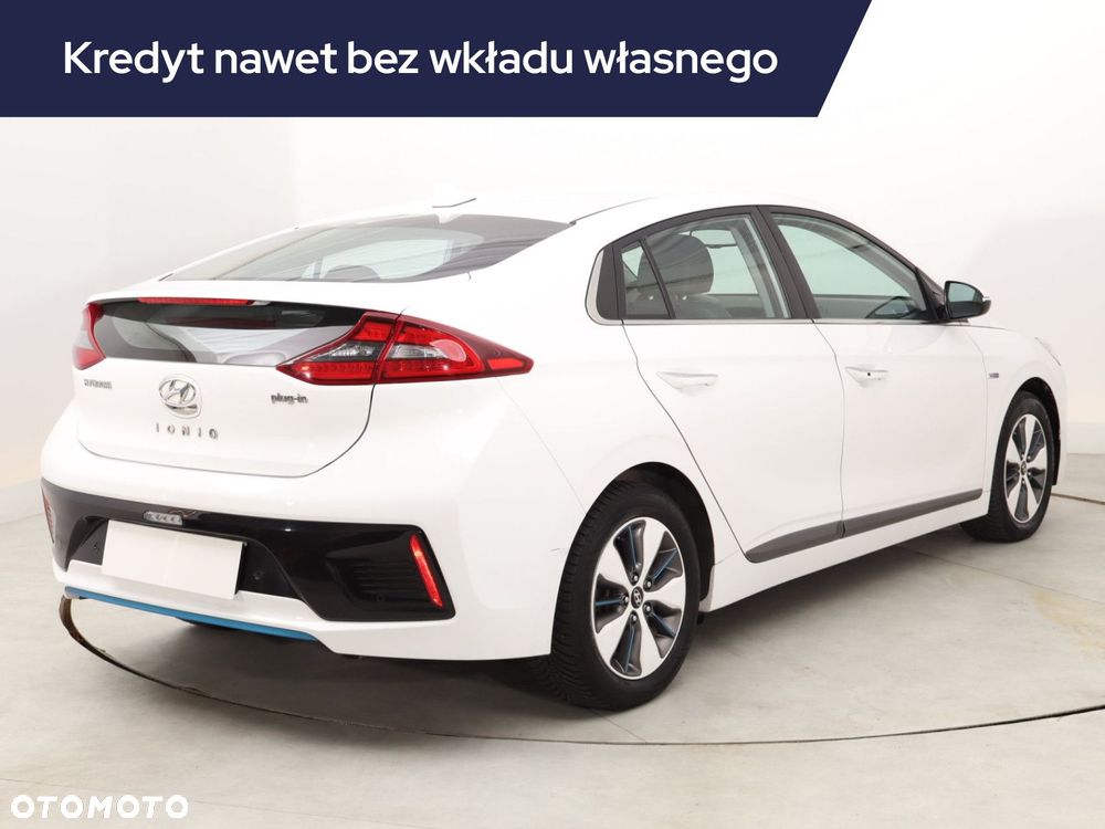 Hyundai IONIQ - 7