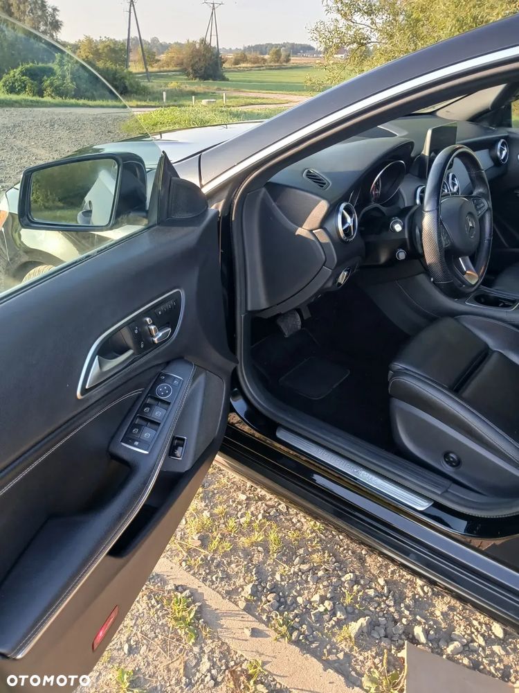 Mercedes-Benz CLA 250 7G-DCT - 20