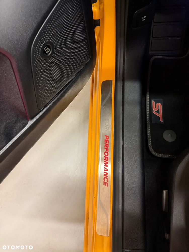 Ford Focus 2.3 EcoBoost S&S ST Edition - 19