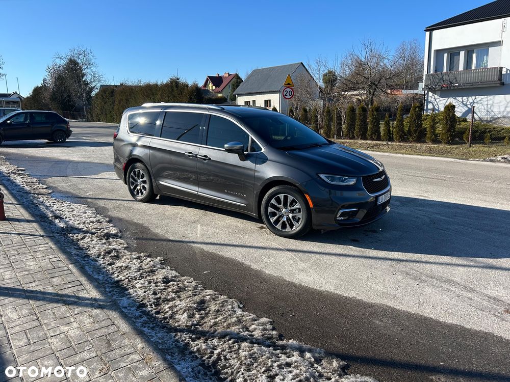 Chrysler Pacifica - 11