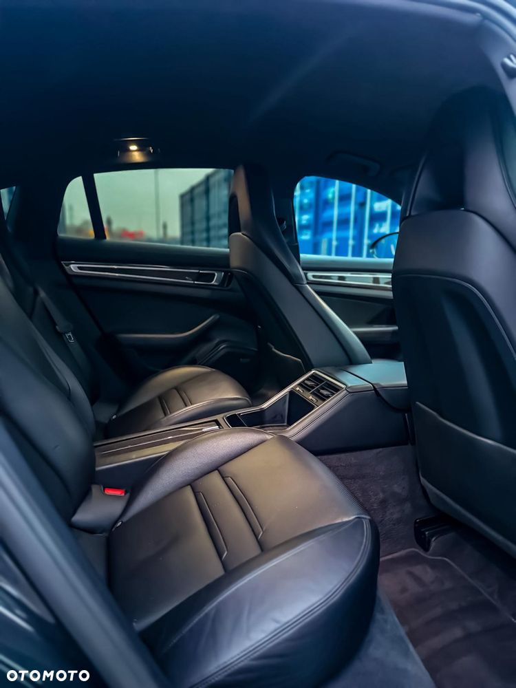 Porsche Panamera - 20