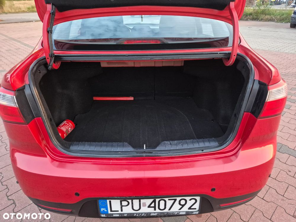 Kia Rio 1.2 M - 11