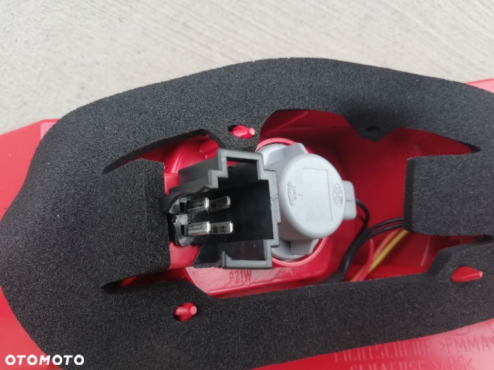 LAMPA TYLNA LEWA AUDI Q7  2006-2009 - NOWA AL - 3