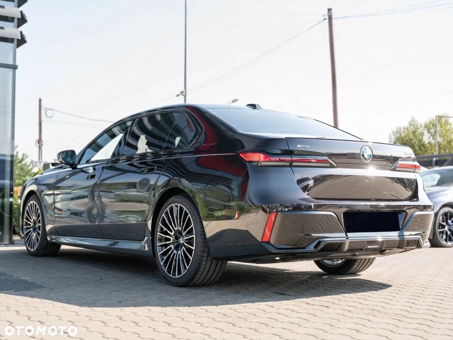 BMW Seria 7 740d xDrive mHEV Nero Lusso Edition sport - 3