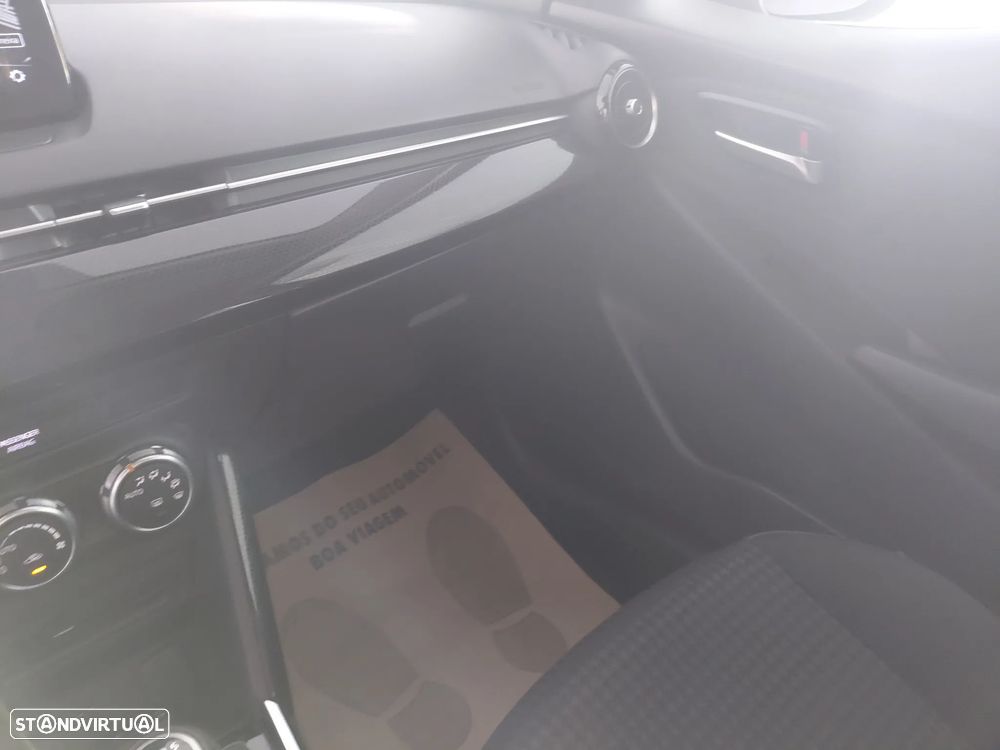 Mazda 2 1.5 Sky-G Evolve Navi - 28