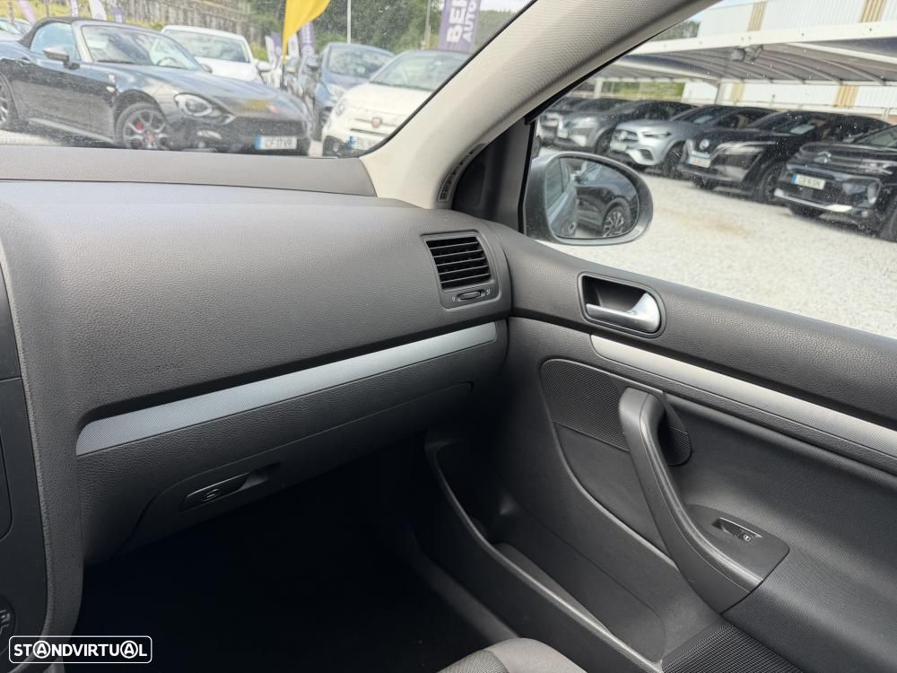 VW Golf 1.9 TDi BlueM. Confortline - 16