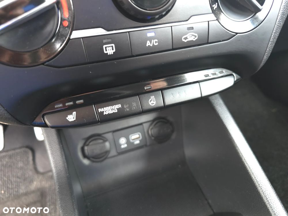 Hyundai i20 blue 1.0 T-GDI Active YES Plus - 28