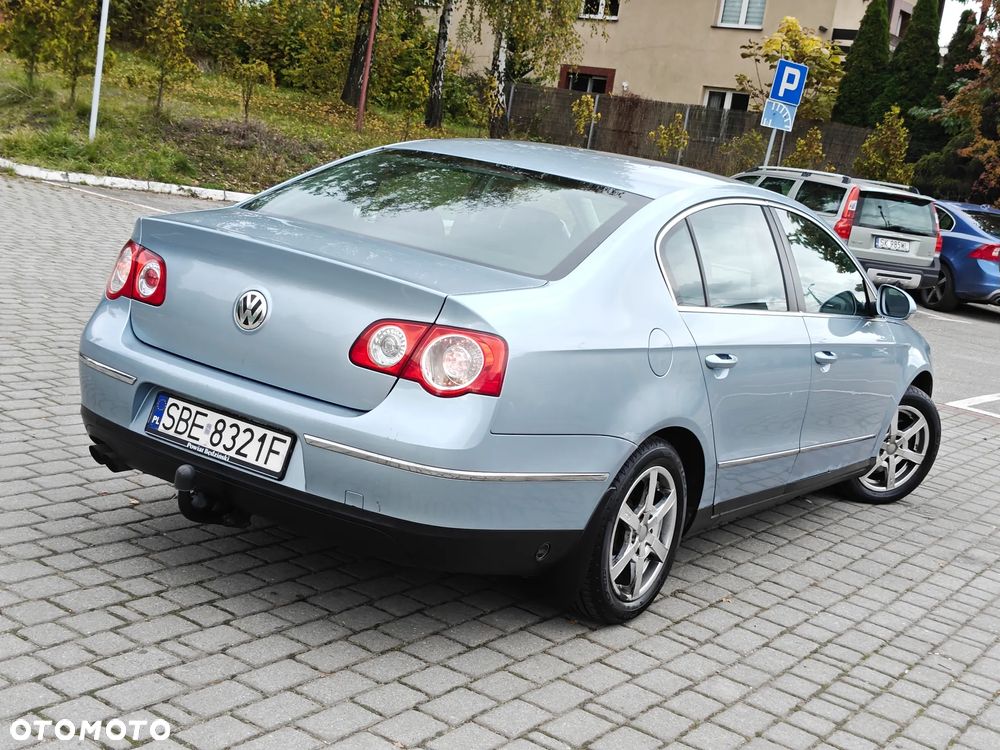 Volkswagen Passat 2.0 FSI Comfortline - 2