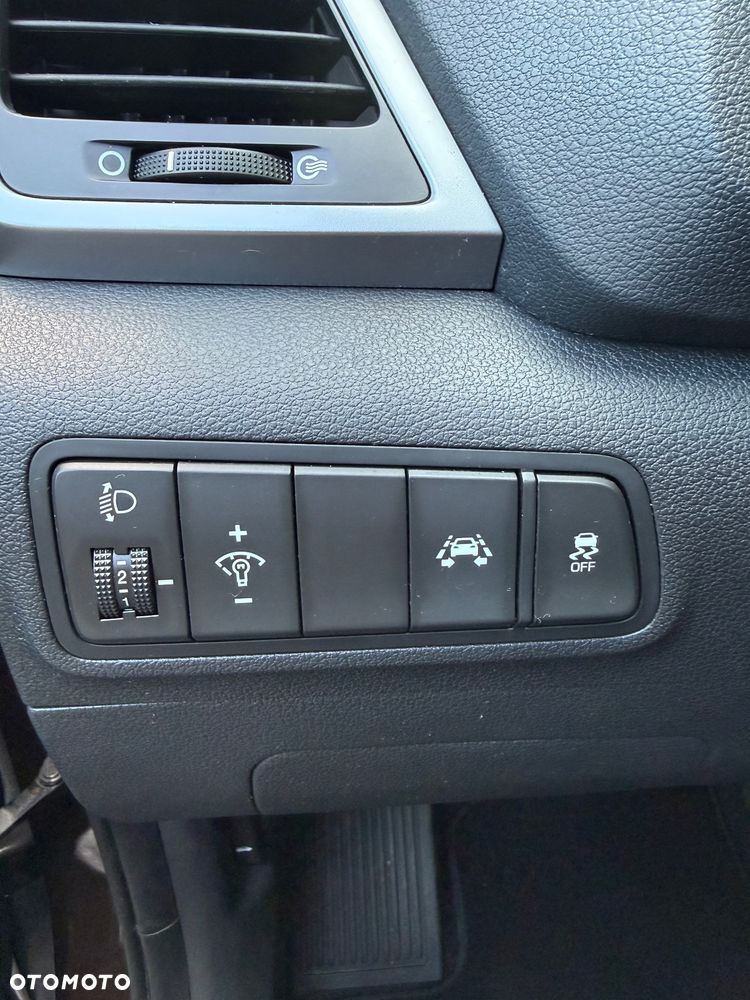 Hyundai Tucson 1.7 CRDI BlueDrive Comfort 2WD DCT - 24