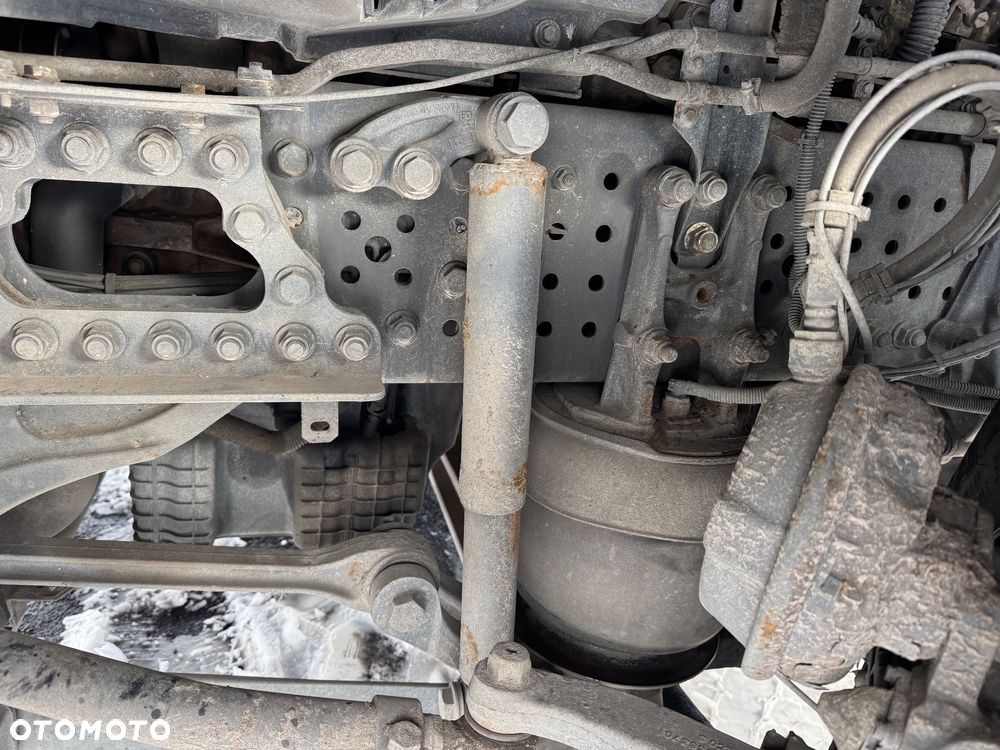 Mercedes-Benz Actros - 11