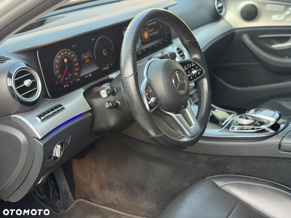 Mercedes-Benz Klasa E 400 d 4-Matic 9G-TRONIC - 4