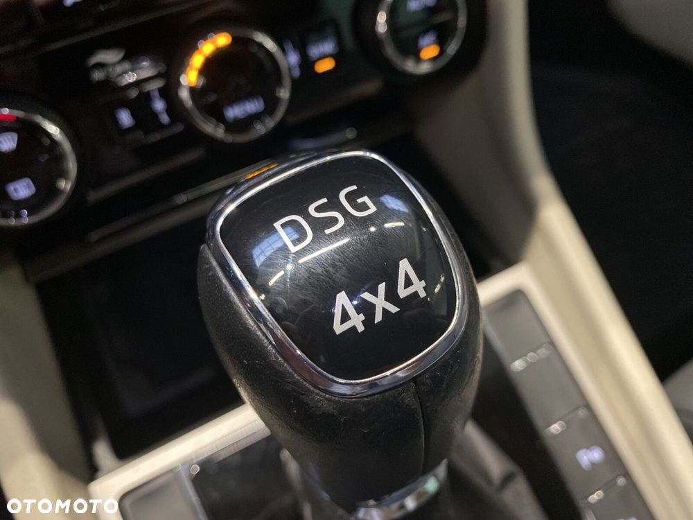 Skoda Superb 2.0 TDI SCR 4x4 Style DSG - 23