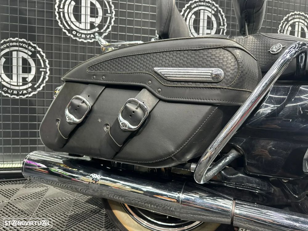 Harley-Davidson FLHR C ROAD KING CLASSIC - 2