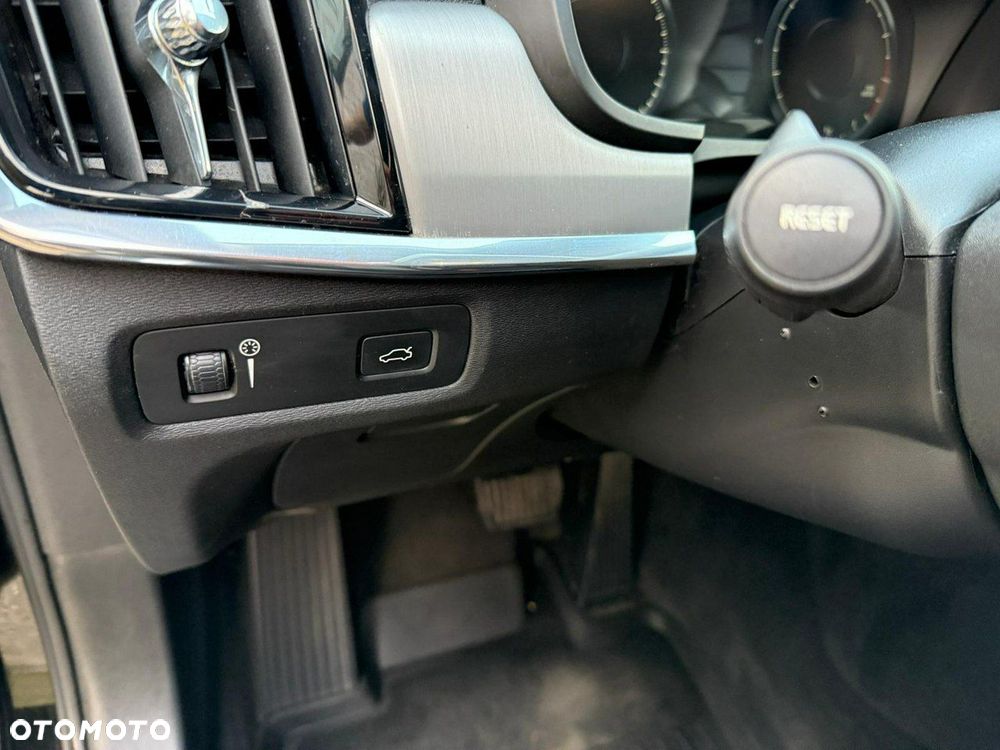 Volvo V90 T5 Momentum - 38