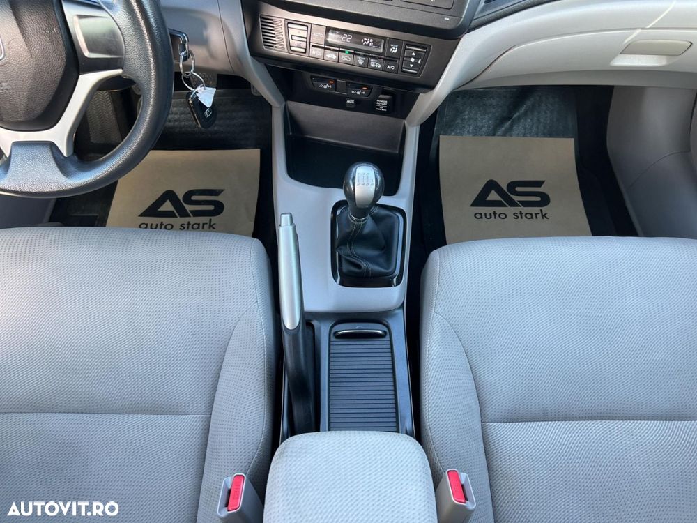 Honda Civic 1.8 i-VTEC Comfort - 28