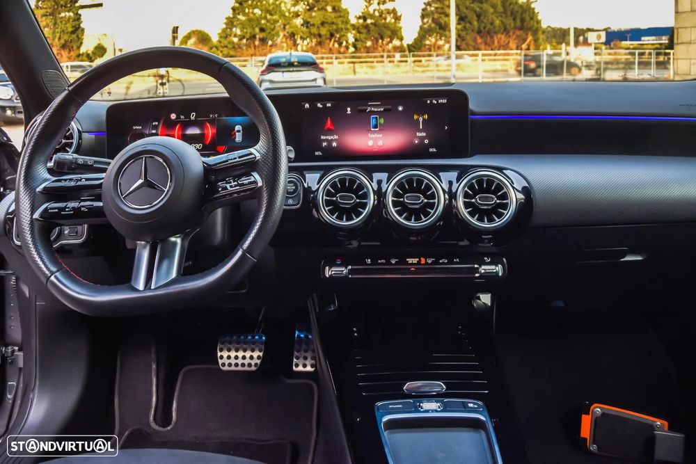 Mercedes-Benz A 200 7G-DCT AMG Line - 31