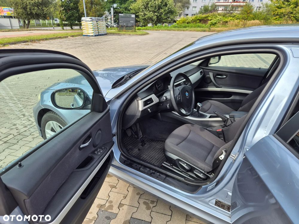 BMW Seria 3 318i - 6