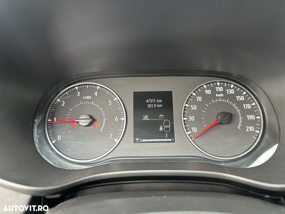 Dacia Sandero - 11