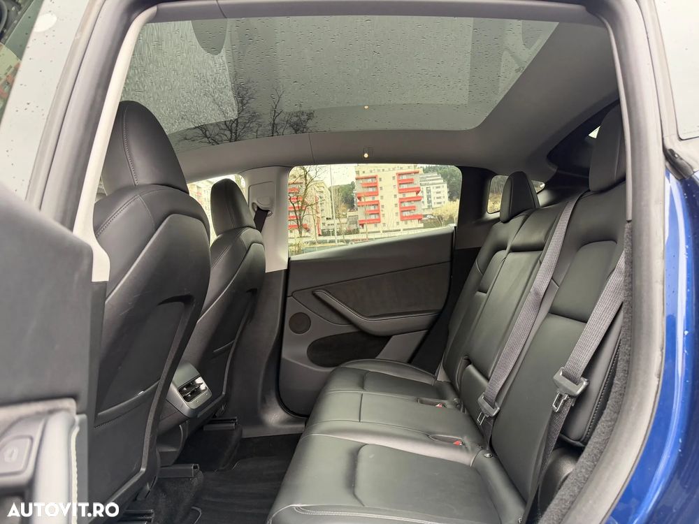 Tesla Model Y AWD Performance - 9