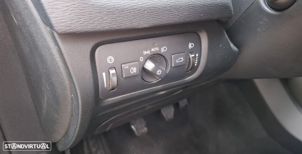 Volvo V40 D2 Black Line - 17