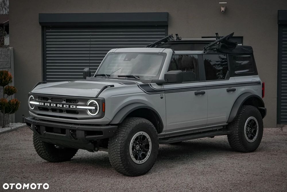 Ford Bronco - 13
