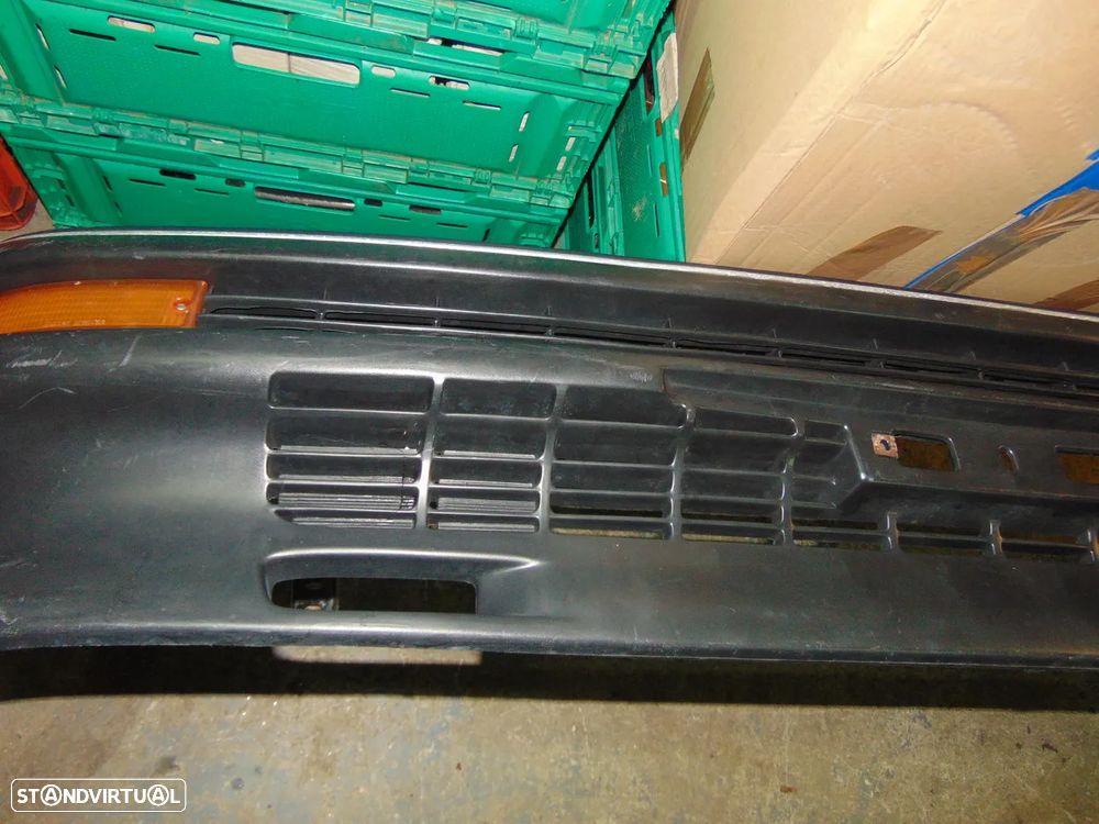 Toyota Corolla GL Liftback para-choques - 3