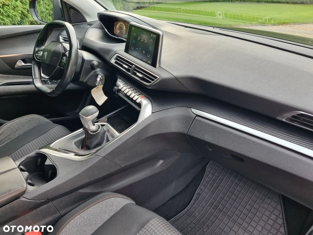 Peugeot 3008 1.2 PureTech Allure Pack S&S - 26