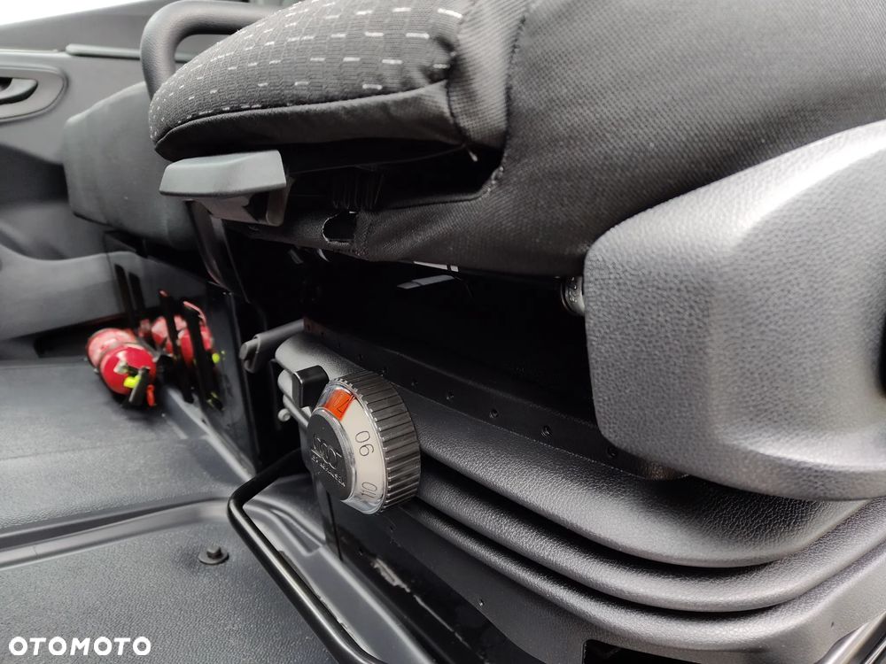 Mercedes-Benz Sprinter - 10