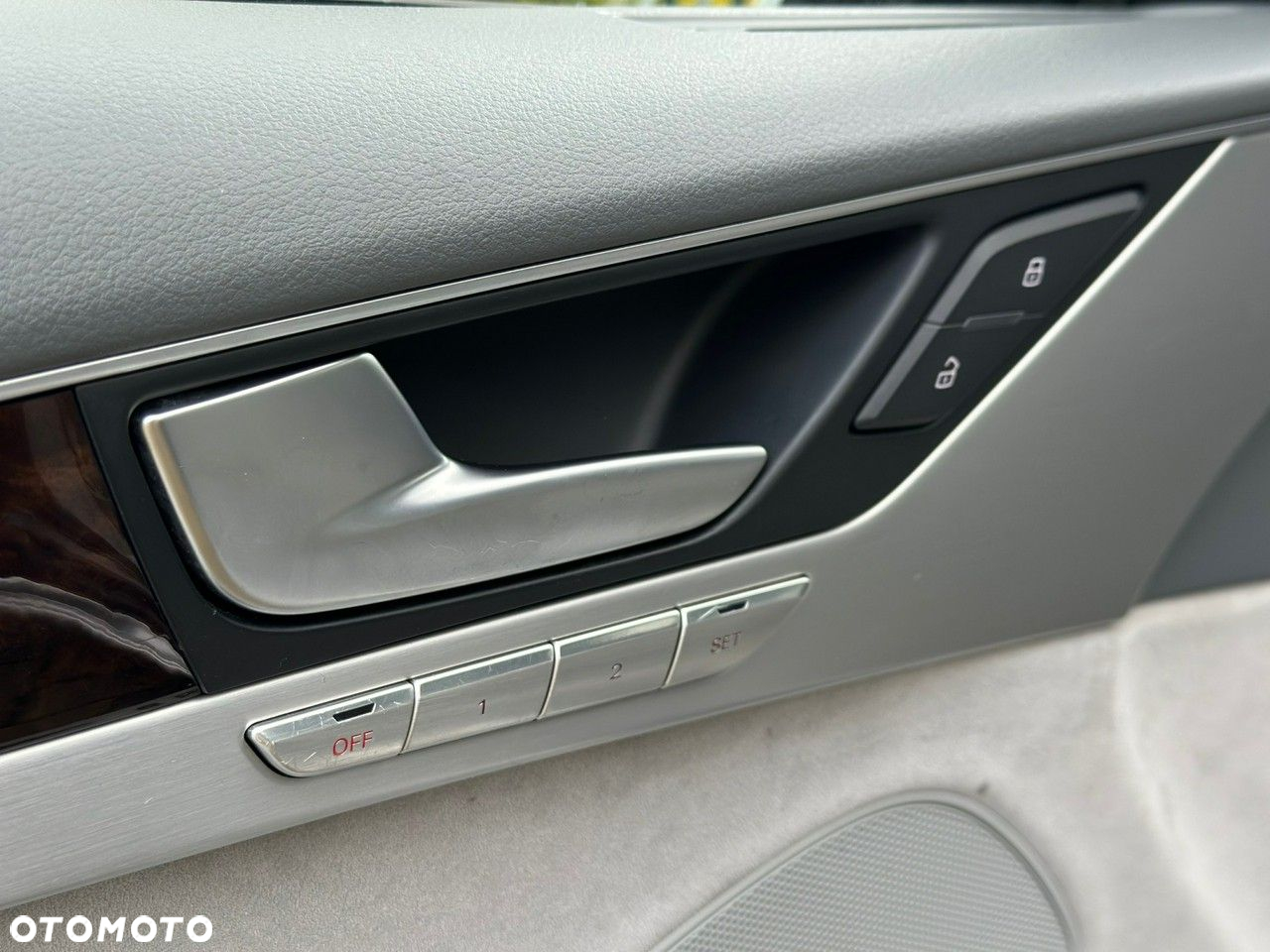 Audi A8 - 24