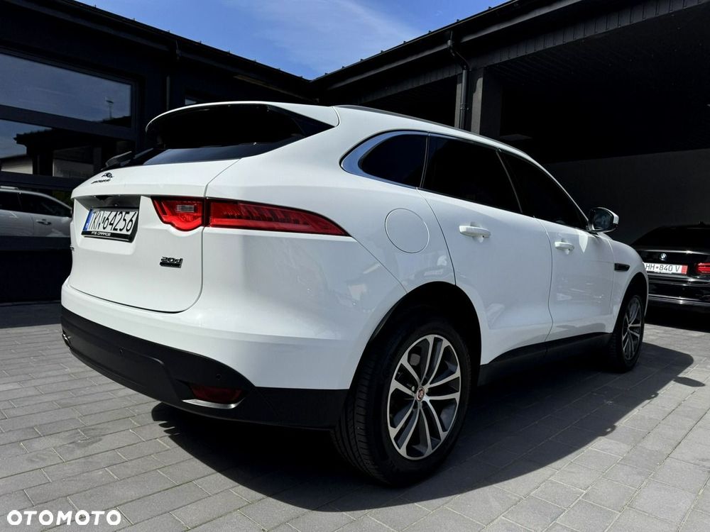Jaguar F-Pace - 32