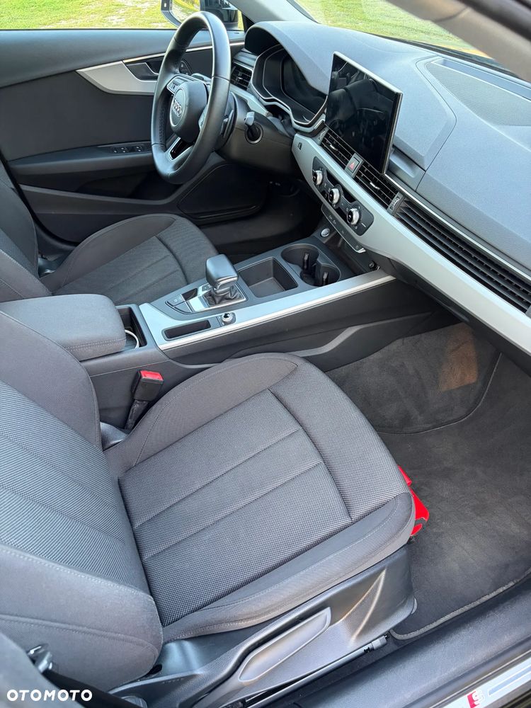 Audi A4 Limousine 35 TFSI mHEV S Line S tronic - 19
