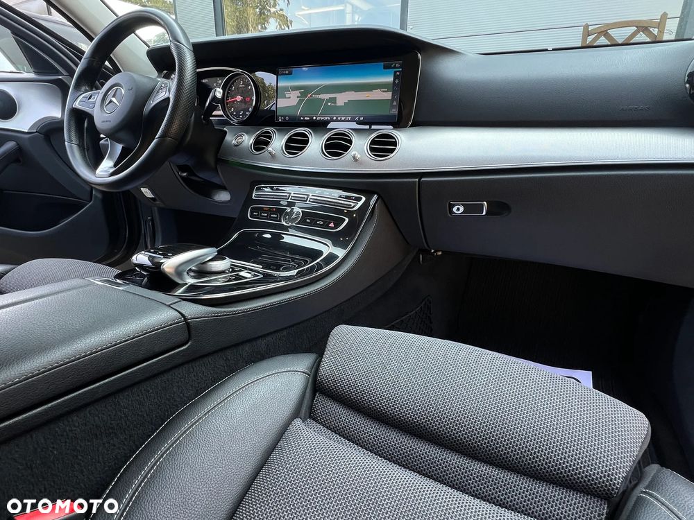 Mercedes-Benz Klasa E 220 d 9G-TRONIC - 18