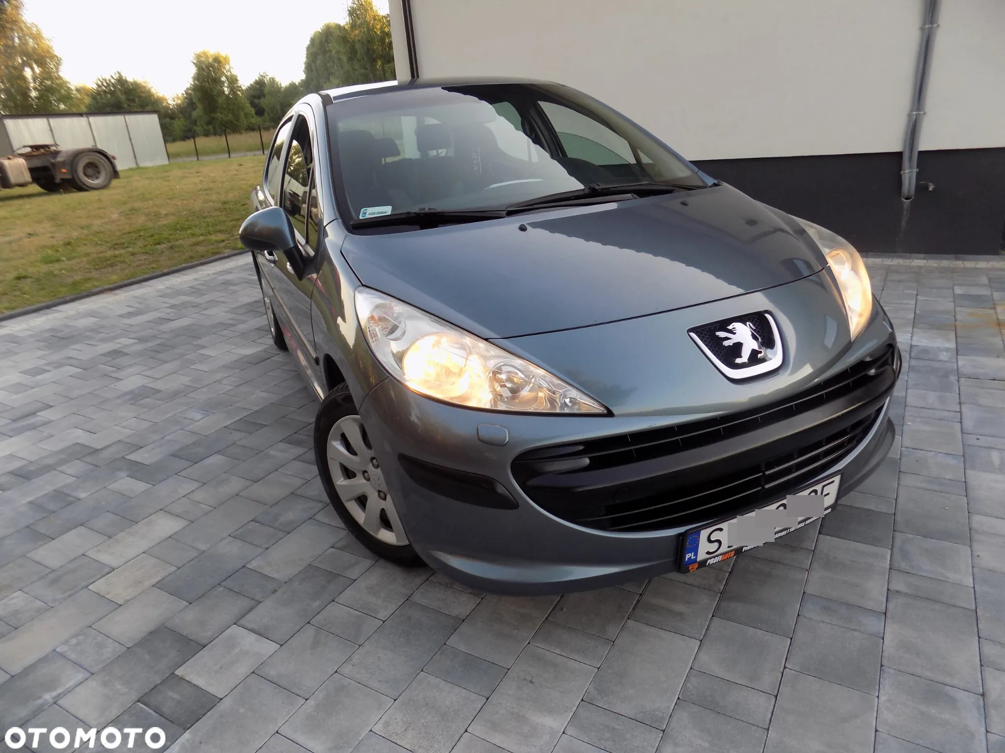 Peugeot 207 1.4 16V Trendy - 12