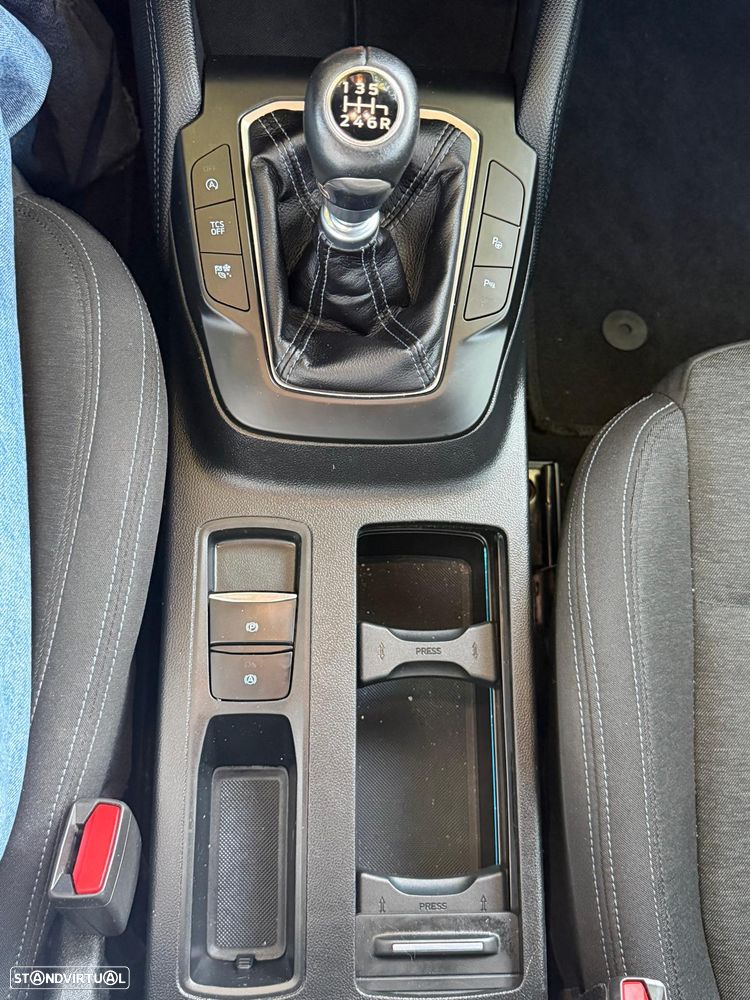 Ford Focus 1.0 EcoBoost S&S ACTIVE - 11