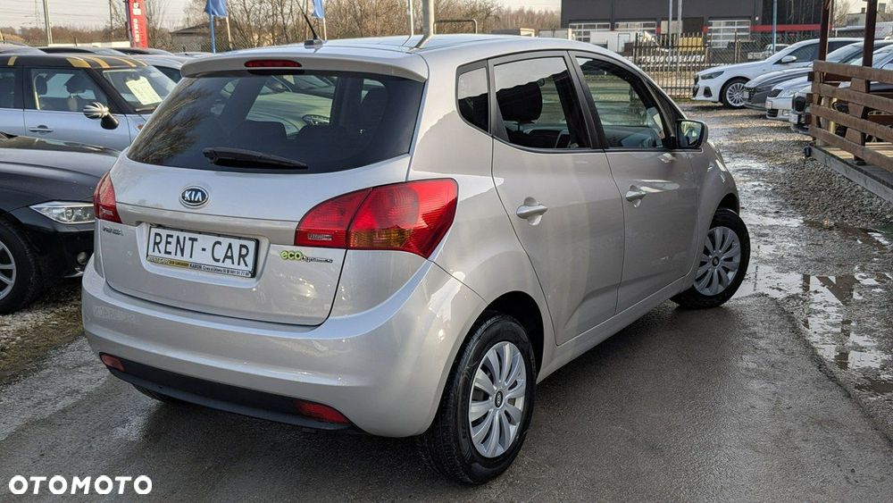 Kia Venga - 10