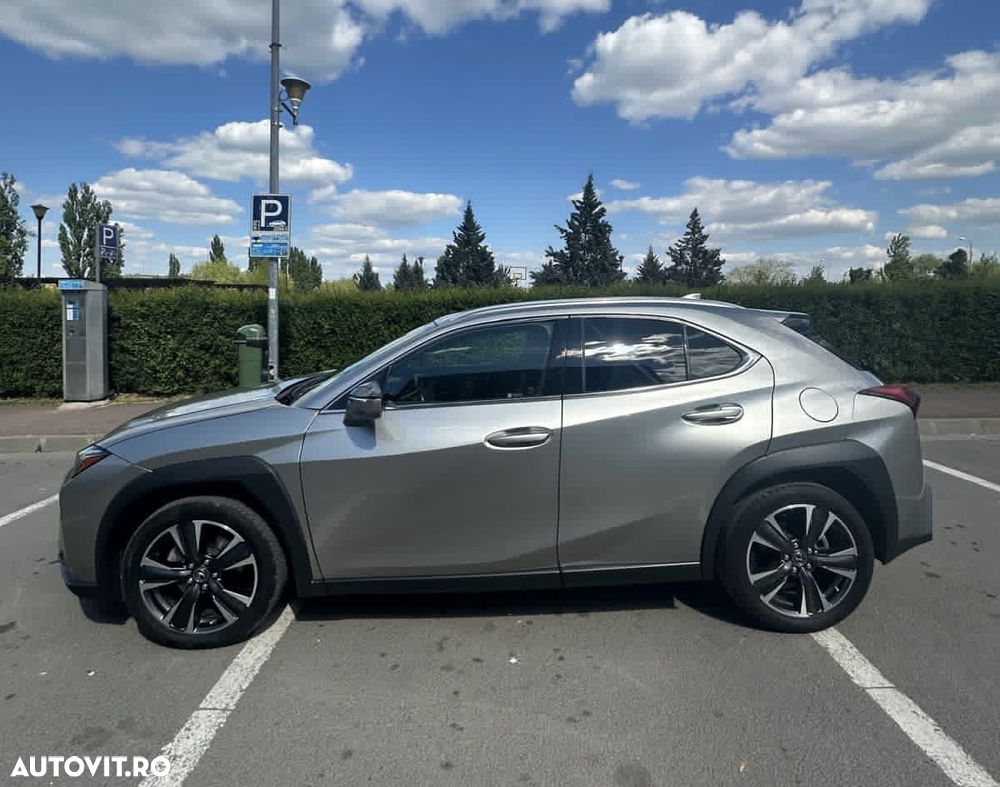 Lexus UX 300h Executive Line - 5