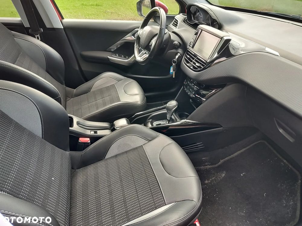 Peugeot 2008 1.2 Pure Tech Allure S&S EAT6 - 9