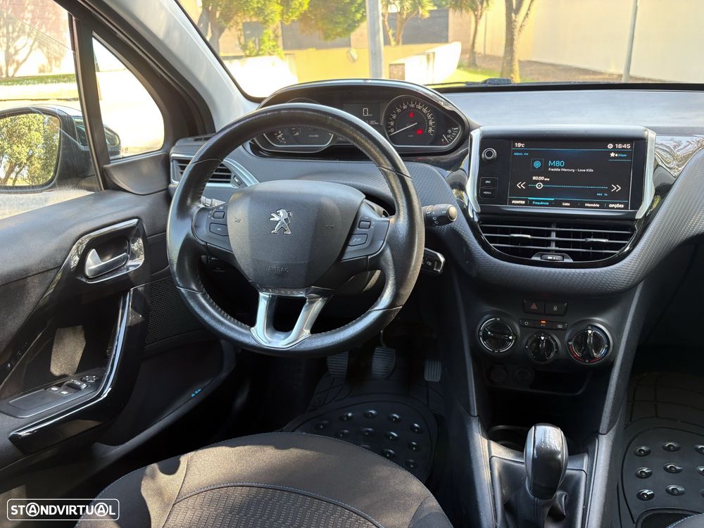 Peugeot 208 1.2 PureTech Style - 25