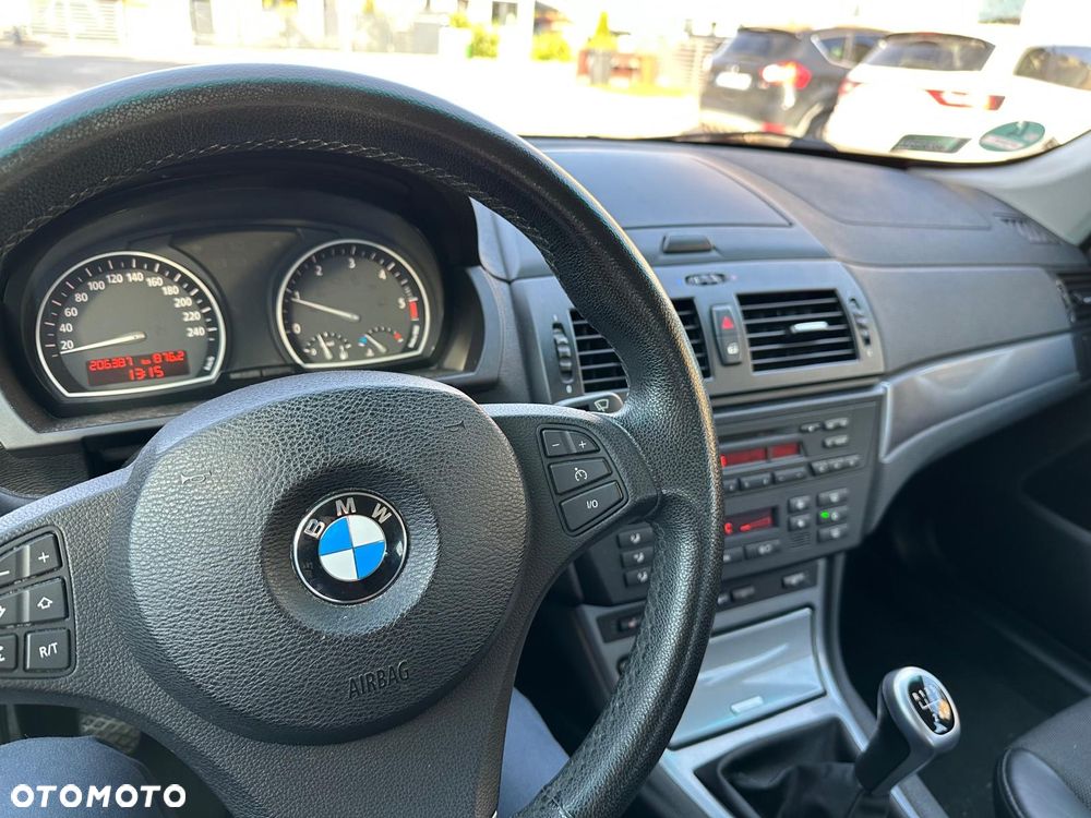 BMW X3 xDrive18d - 21