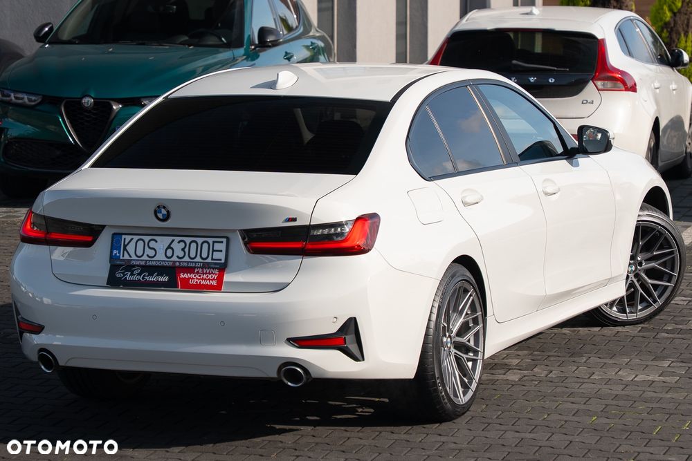 BMW Seria 3 318i Sport Line - 12