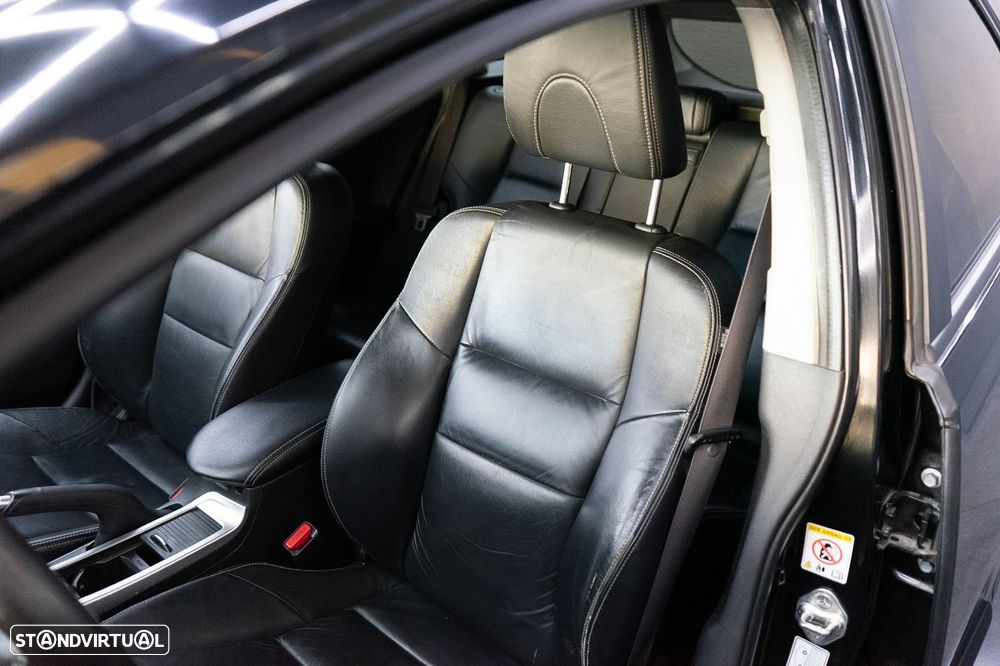 Honda Civic Tourer 1.6 i-DTEC Comfort Navi — fotografia 19