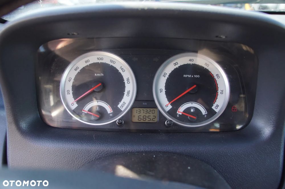 Auto na części - Tata Indica 1.4 MPI 85 KM 475 Si 26902610 TAT736 2009R Silnik Skrzynia Drzwi Błotnik Zderzak Maska Klapa Lampa Lusterko Deska Kokpit Sterownik Moduł Czujnik Licznik Kierownica - 11