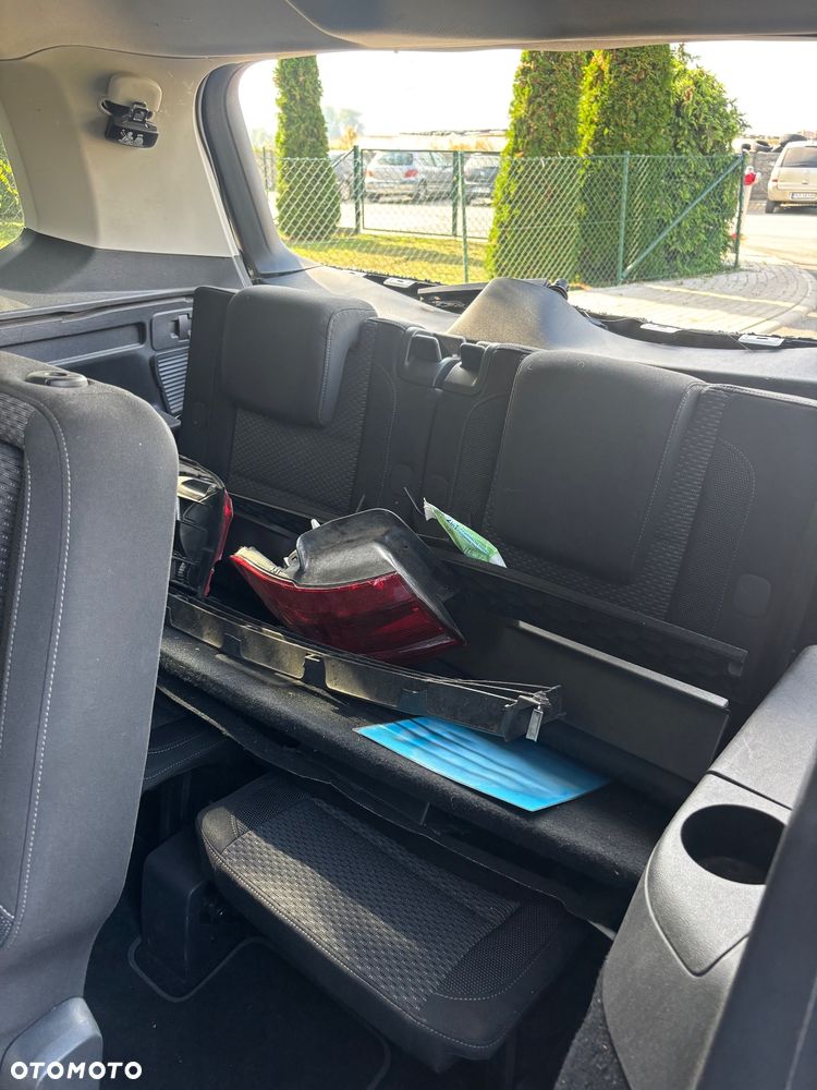 Volkswagen Touran 2.0 TDI SCR DSG Join - 10