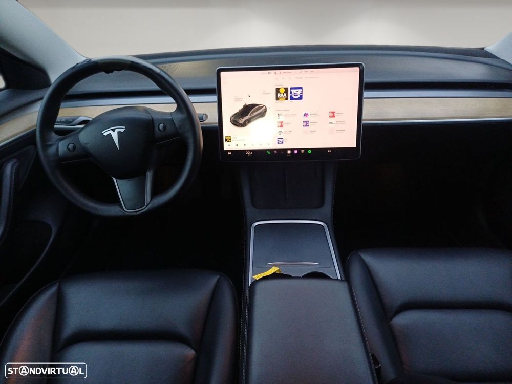 Tesla Model 3 - 10