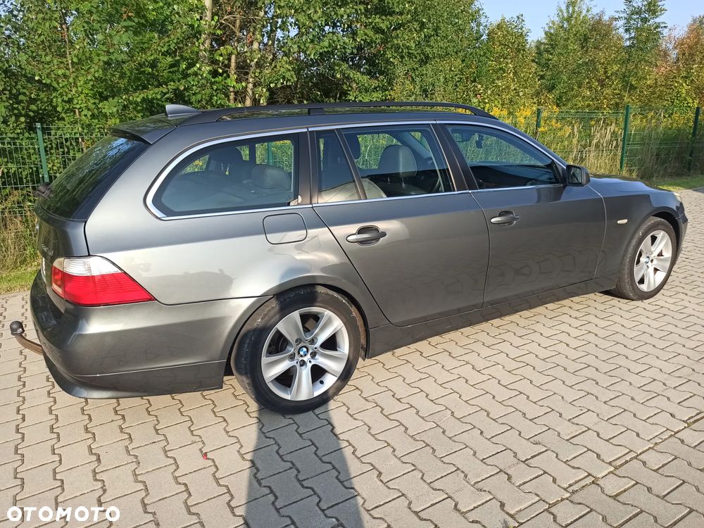 BMW Seria 5 530xd Touring - 3