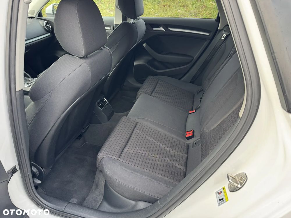 Audi A3 Sportback - 13